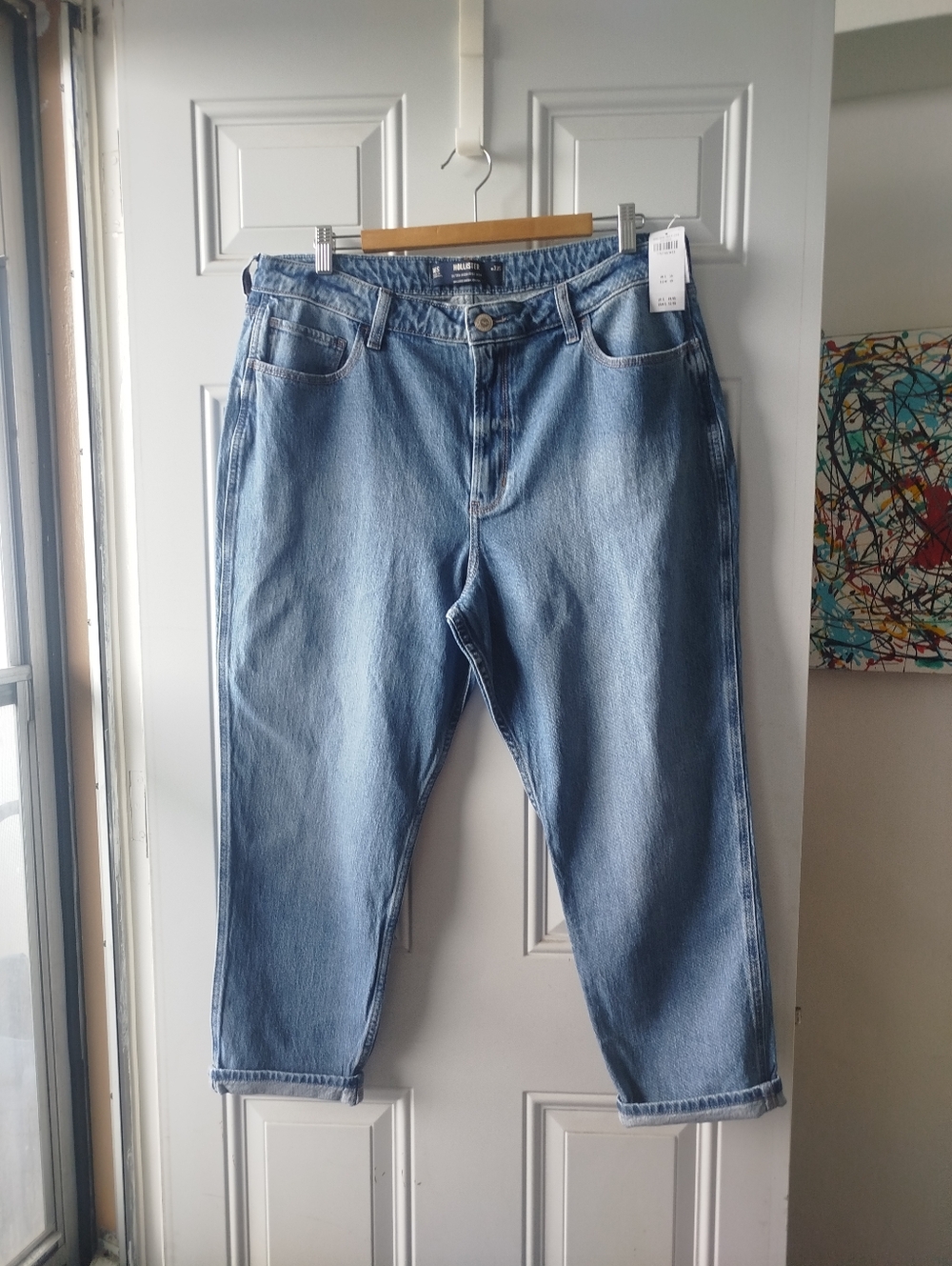 Hollister Ultra High-rise Mom’s Jeans